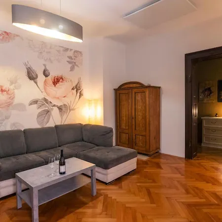 Апартаменты Galerija Rosa Centifolia *