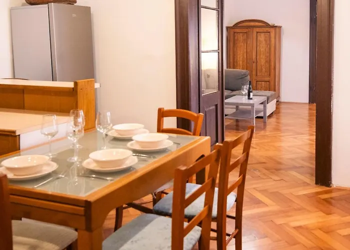 Galerija Rosa Centifolia Daire